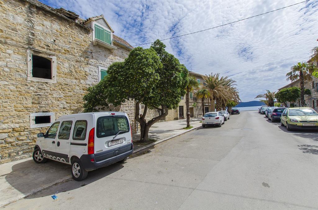 House Gulliver Villa Kastela Exterior photo